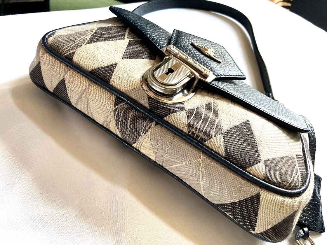 良好 レア 入手困難 Vivienne Westwood ヴィヴィアンウエストウッド 