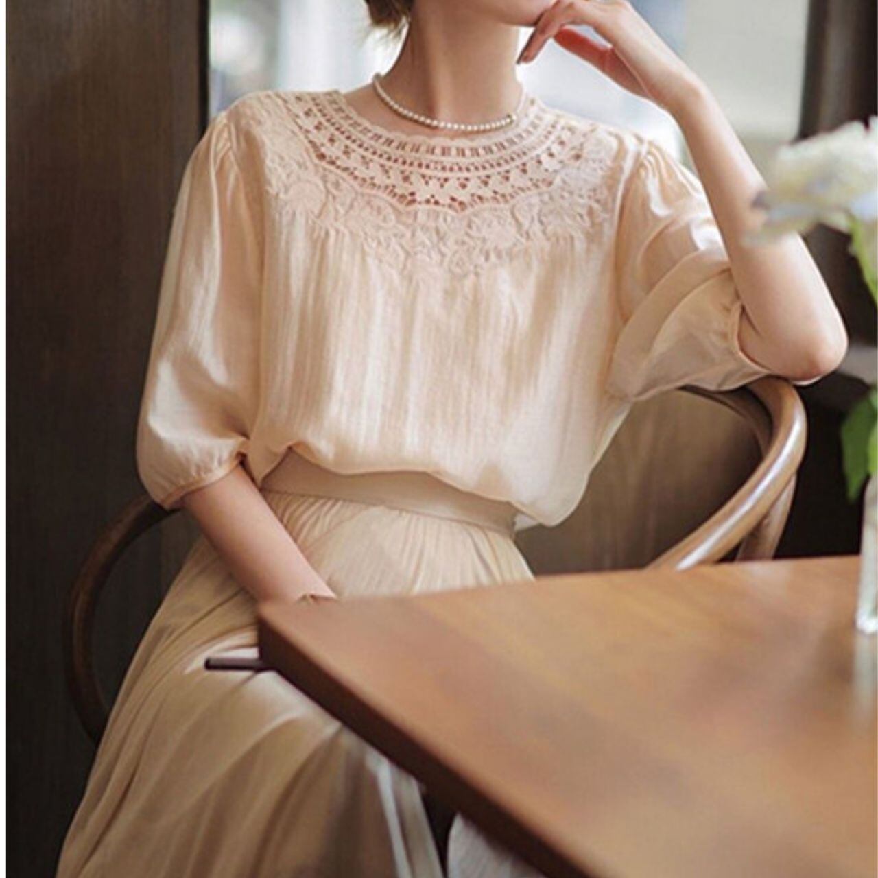 Elegant Lace Neck Puff Sleeve Blouse L00924