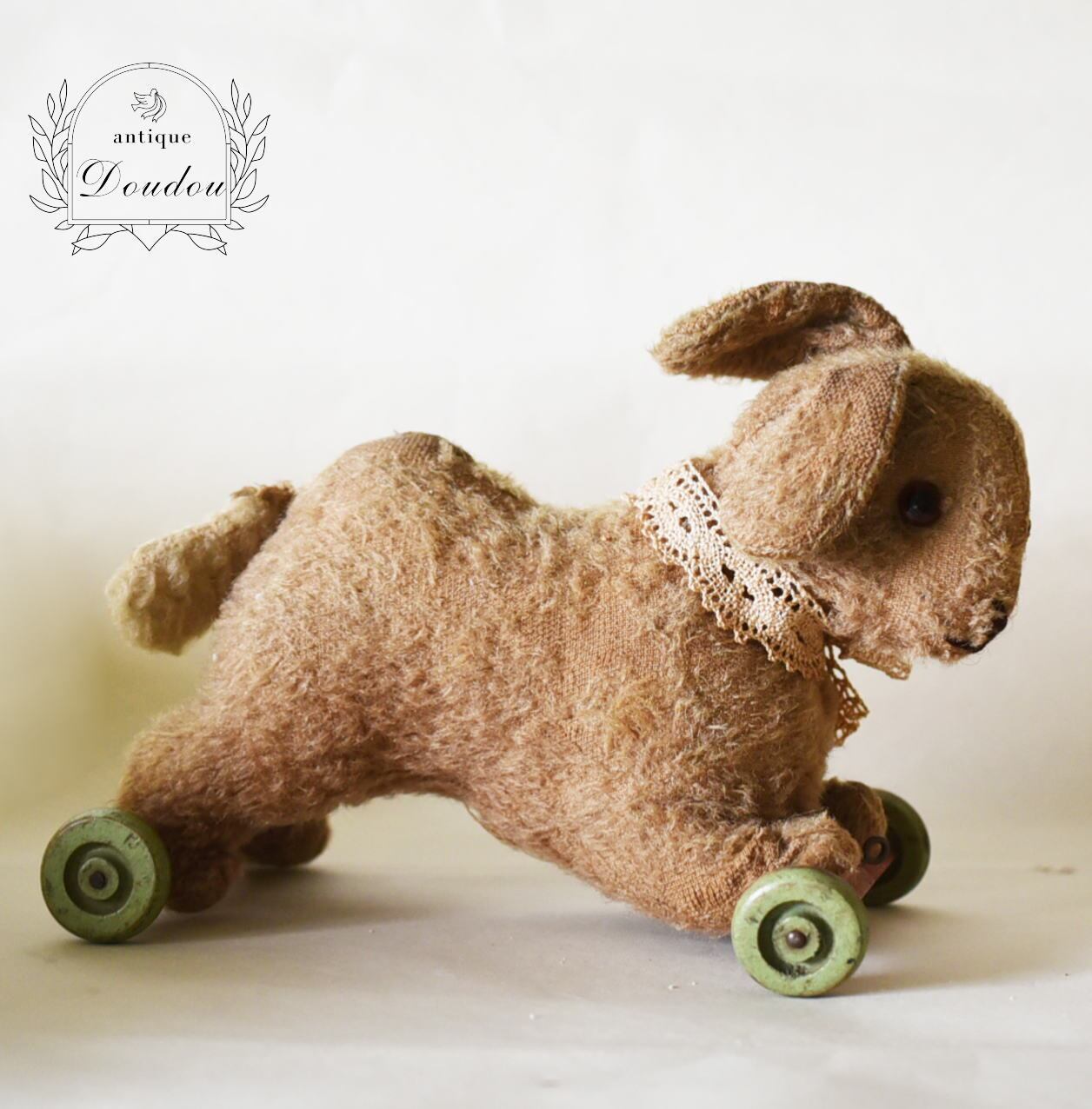 英国アンティーク ぬいぐるみ カート付きのうさぎさん【s0166