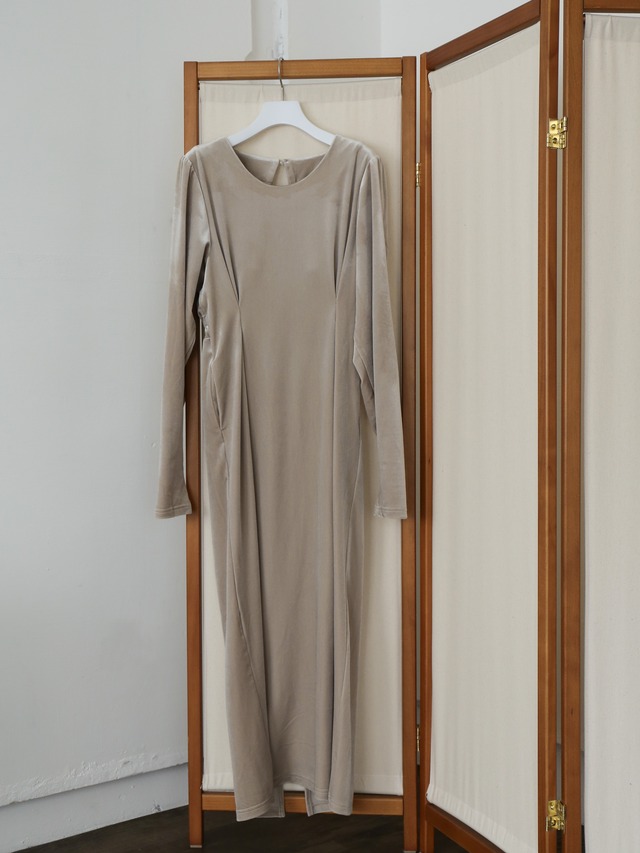 back open velour onepiece（beige）