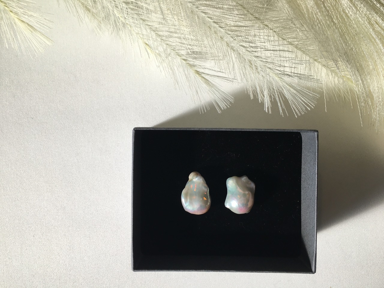 18k 大粒オイスターバロックパールピアス(c) | Theodor