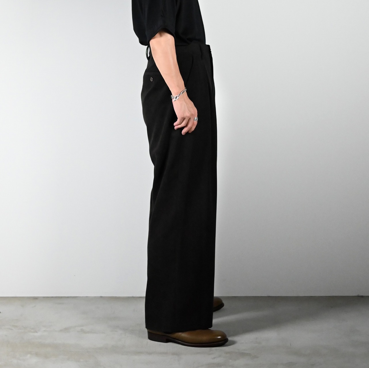 SAYATOMO / 2-Tack Corduroy Baggy Trousers