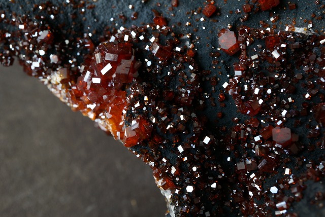 バナジナイト Vanadinite 852