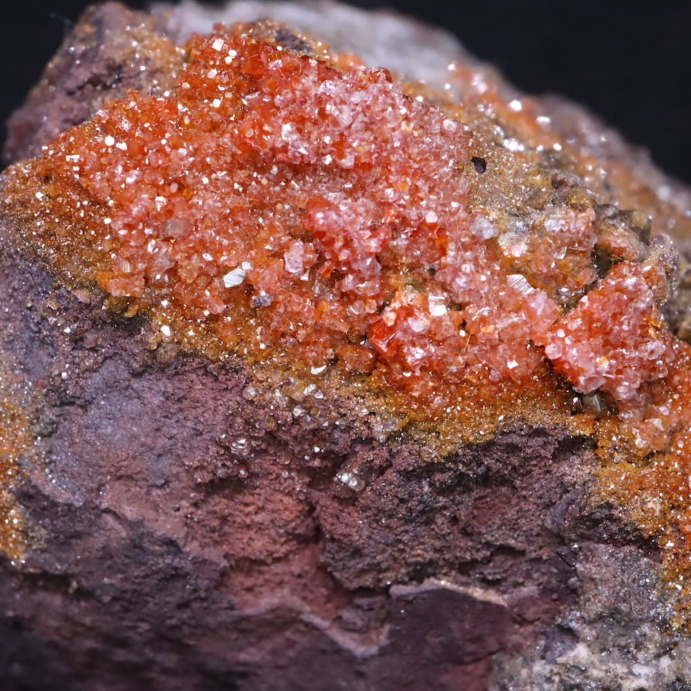 アリゾナ産 褐鉛鉱 バナジン鉛鉱 バナジナイト 321,8g VND081