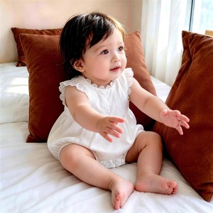 【BABY】ホワイト蝶結びノースリーブロンパース