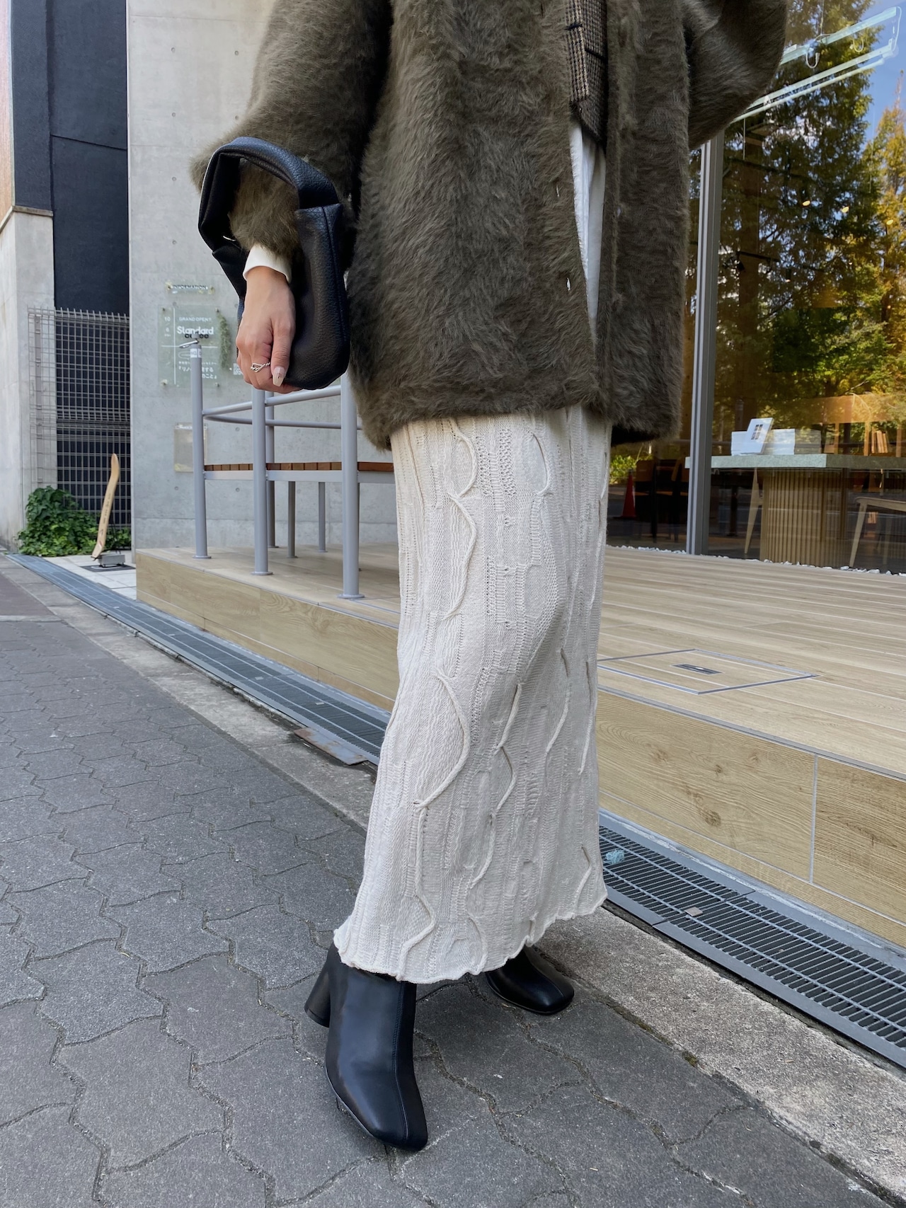 solid wave pattern knit skirt