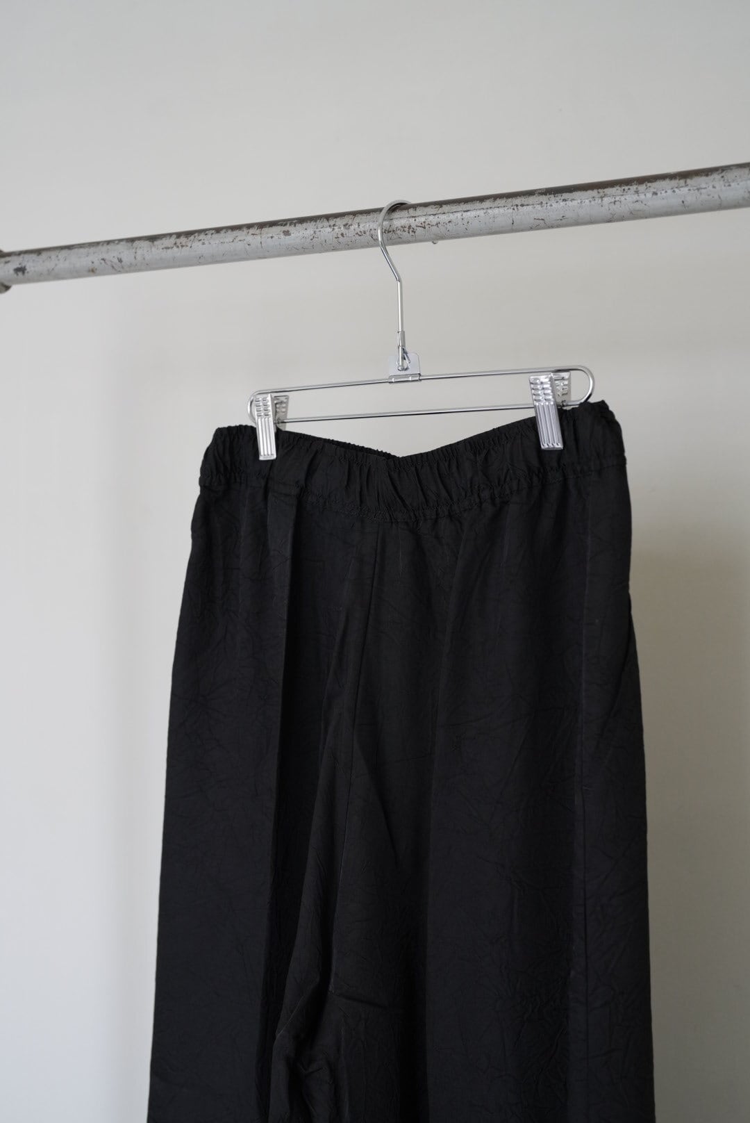 Cristaseya OVERSIZED PYJAMA PANTS BLACK | TOMMY'S KURAMAE