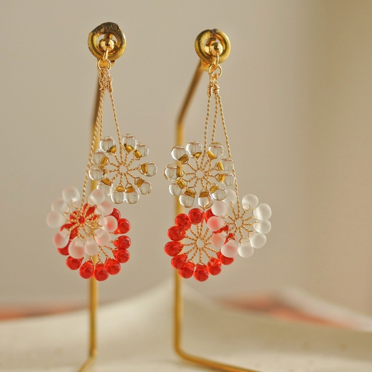 1,2月限定カラー 「ざくろシリーズ」花火さん　小枝耳飾り　ワイヤーアクセサリー