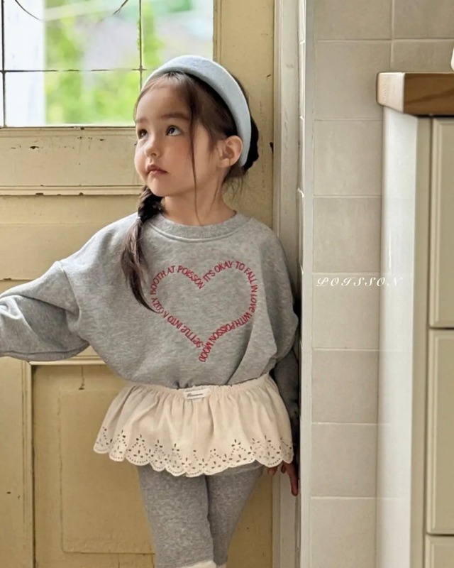 【予約/送料無料】POISSON / heart embroidery sweatshirt
