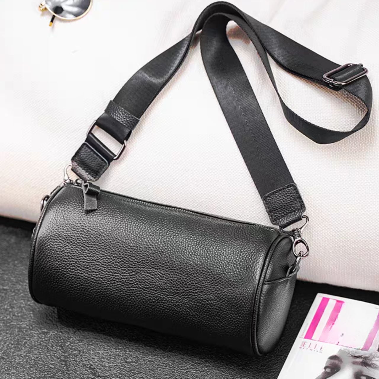 シリンダー型レザーショルダーバッグ G115