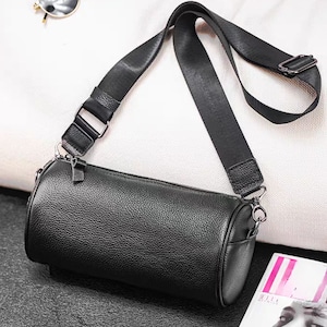 シリンダー型レザーショルダーバッグ G115