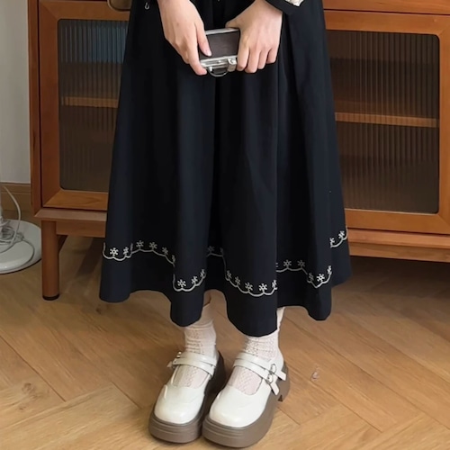 2色/ライン小花柄刺繍フレアスカート ・12588
