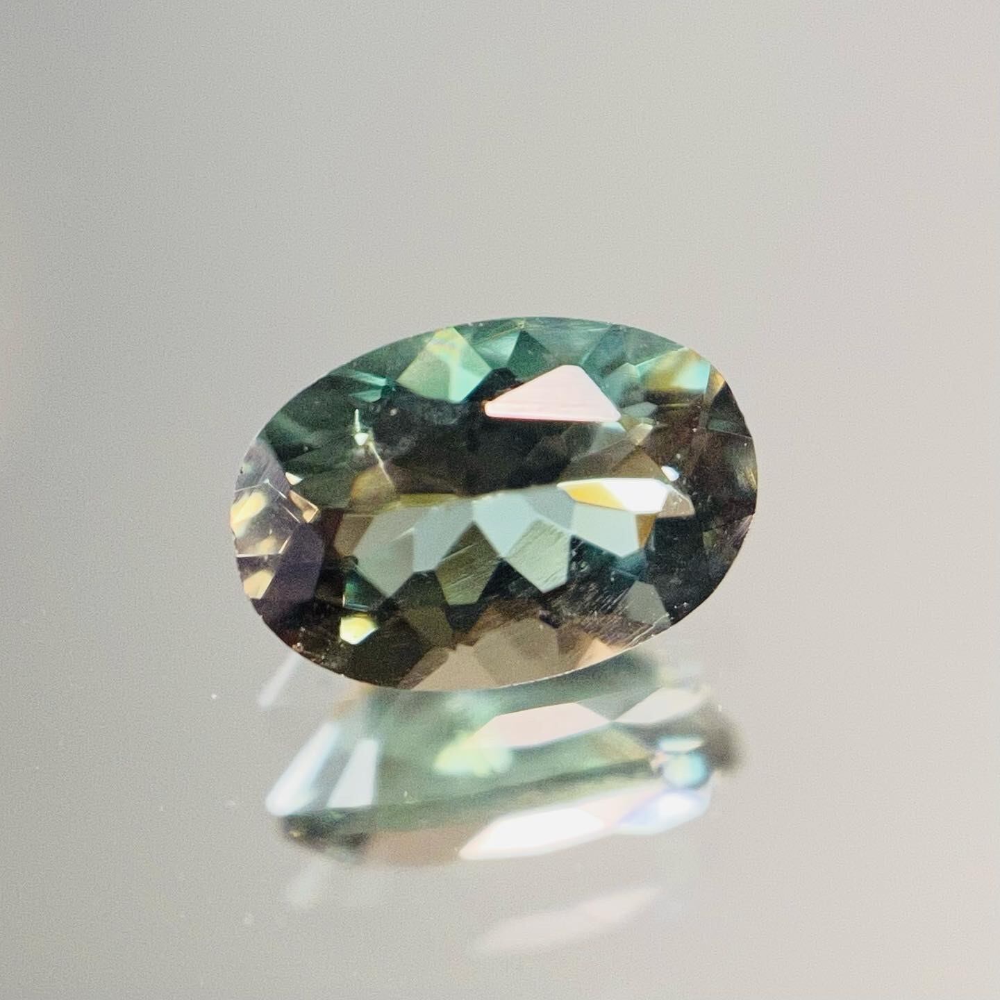 魅惑の多色性　オレゴンサンストーン6