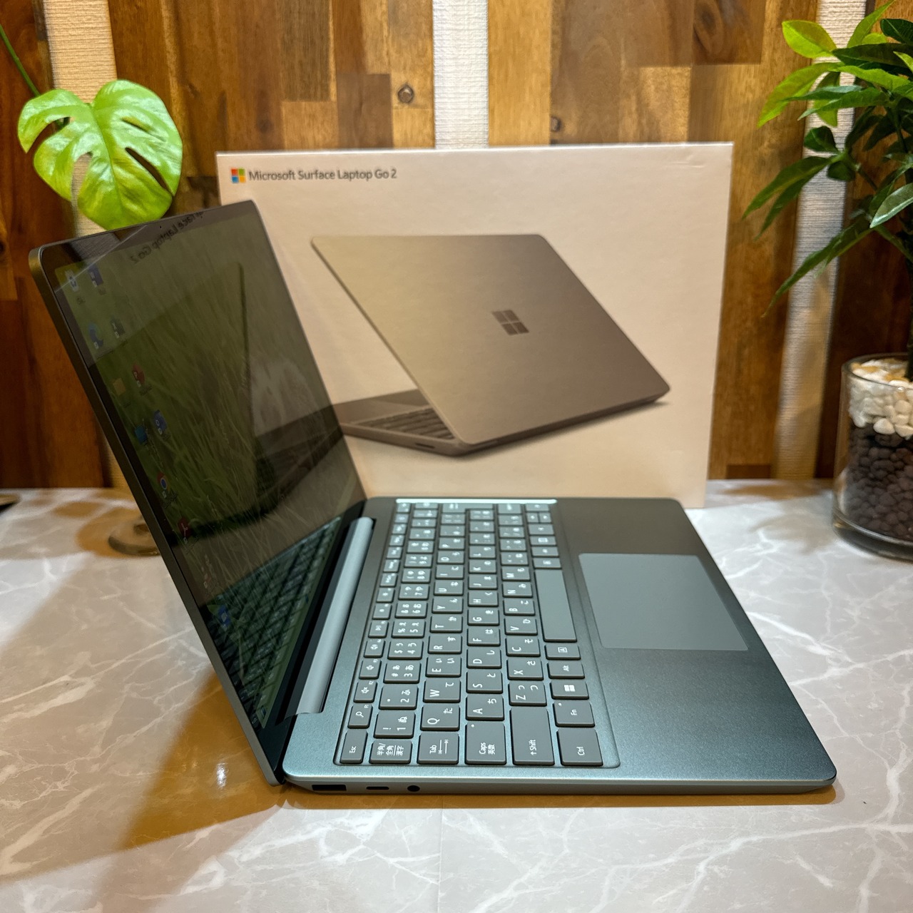 【極美品 2022年式】 Microsoft Surface Laptop Go 2 / 第11世代 Core i5 / メモリ 8GB / SSD 128GB