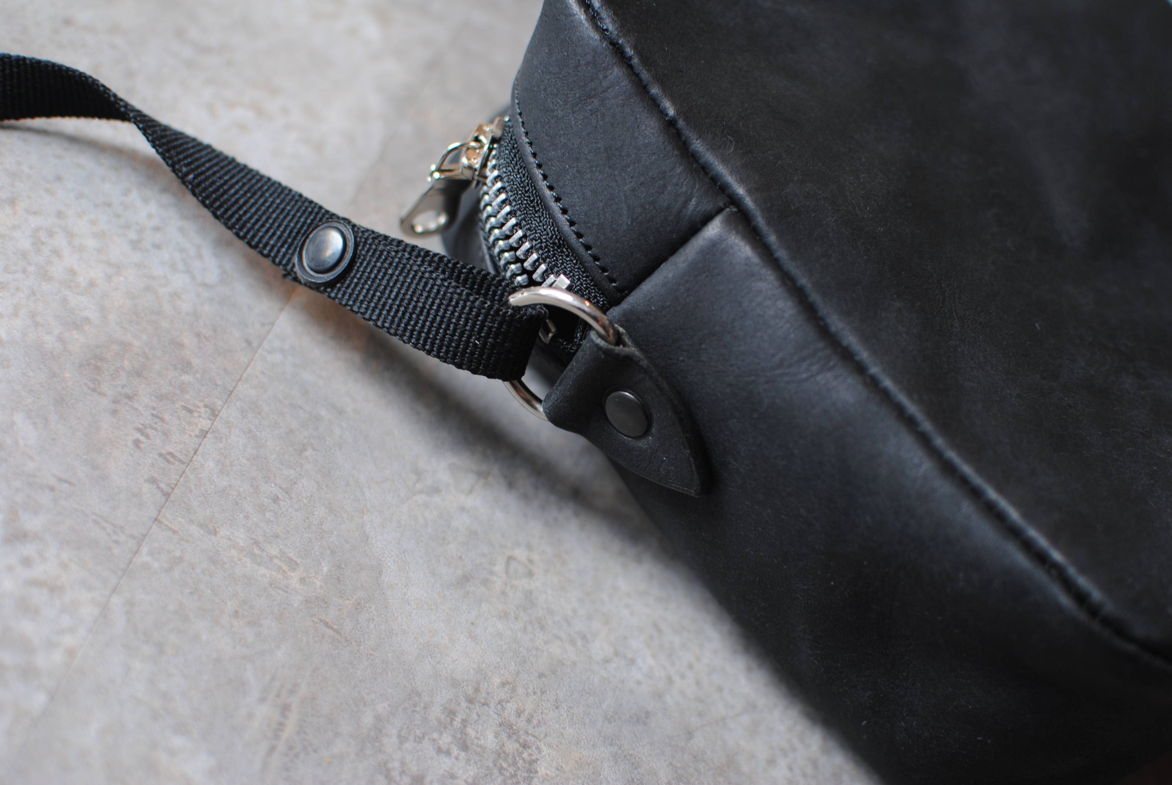 プエブロレザースクエアショルダーバッグ（ba-1） | present