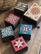 パレスチナ雑貨　アラベスク模様の木箱（小） TATREEZ