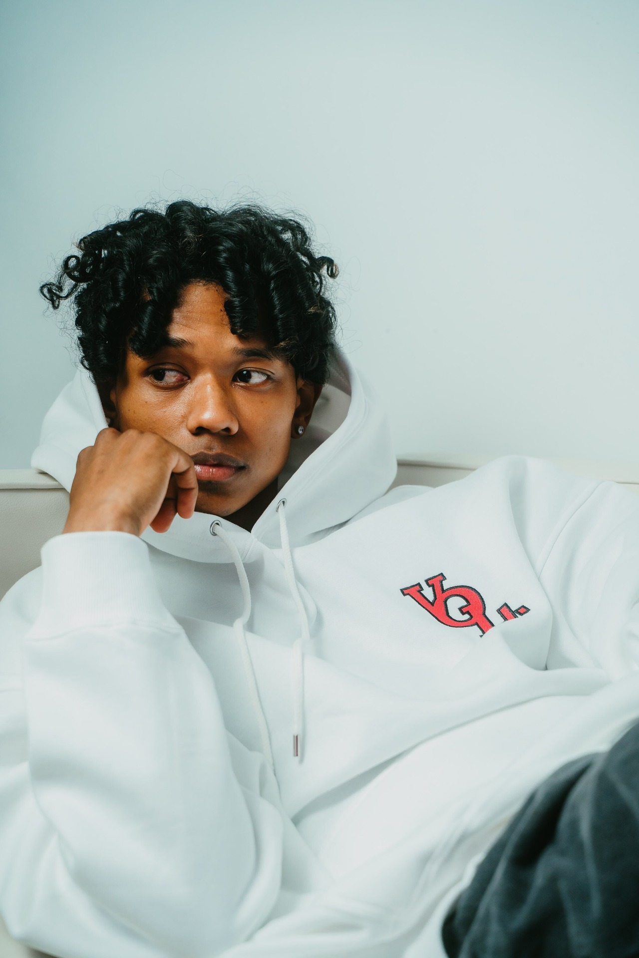 VOL. tag hoodie/White