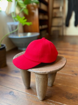 La Maison de Lyllis / TYPECAP