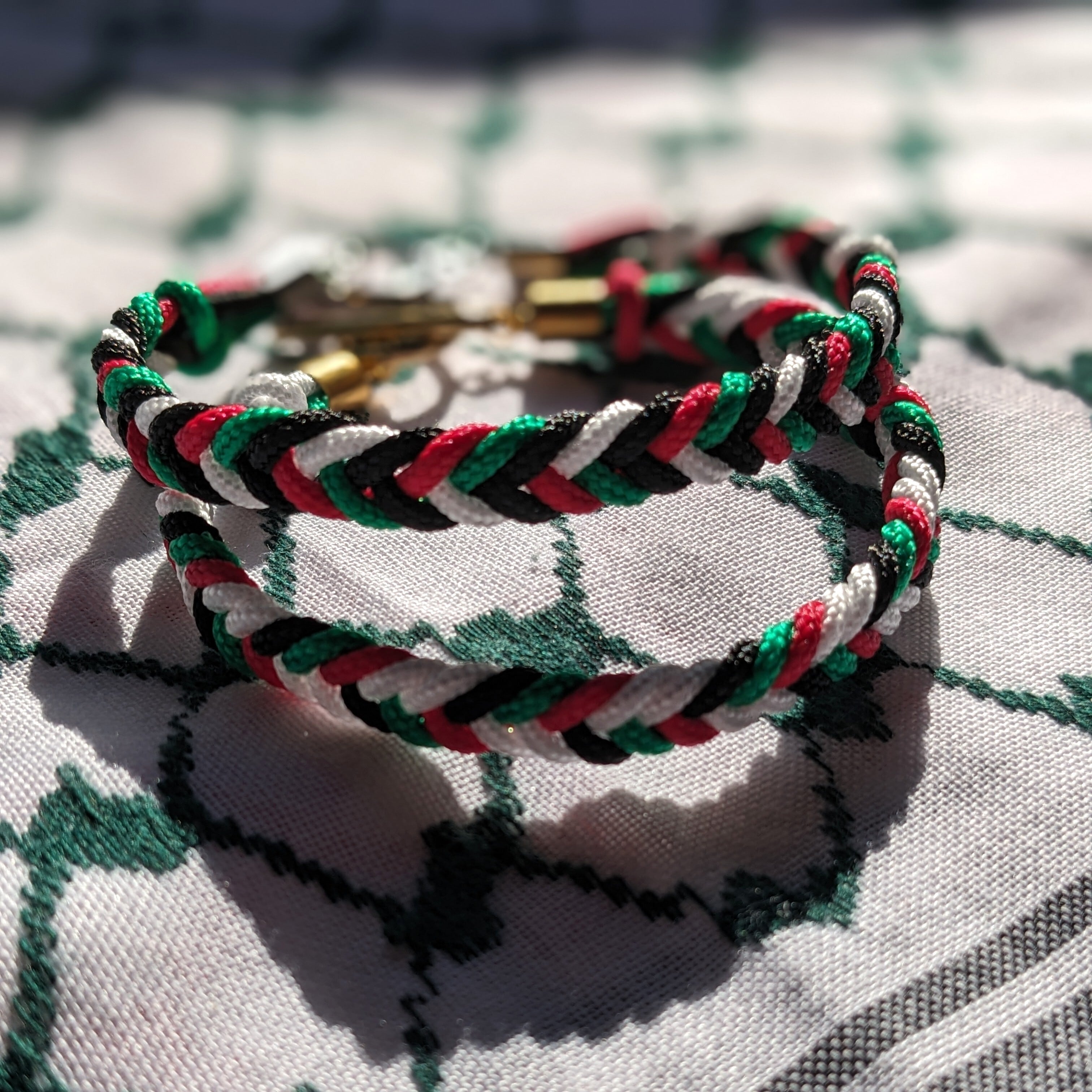 Mサイズ】「FREE PALESTINE」ビーズブレスレット【ライム×ダークブルー