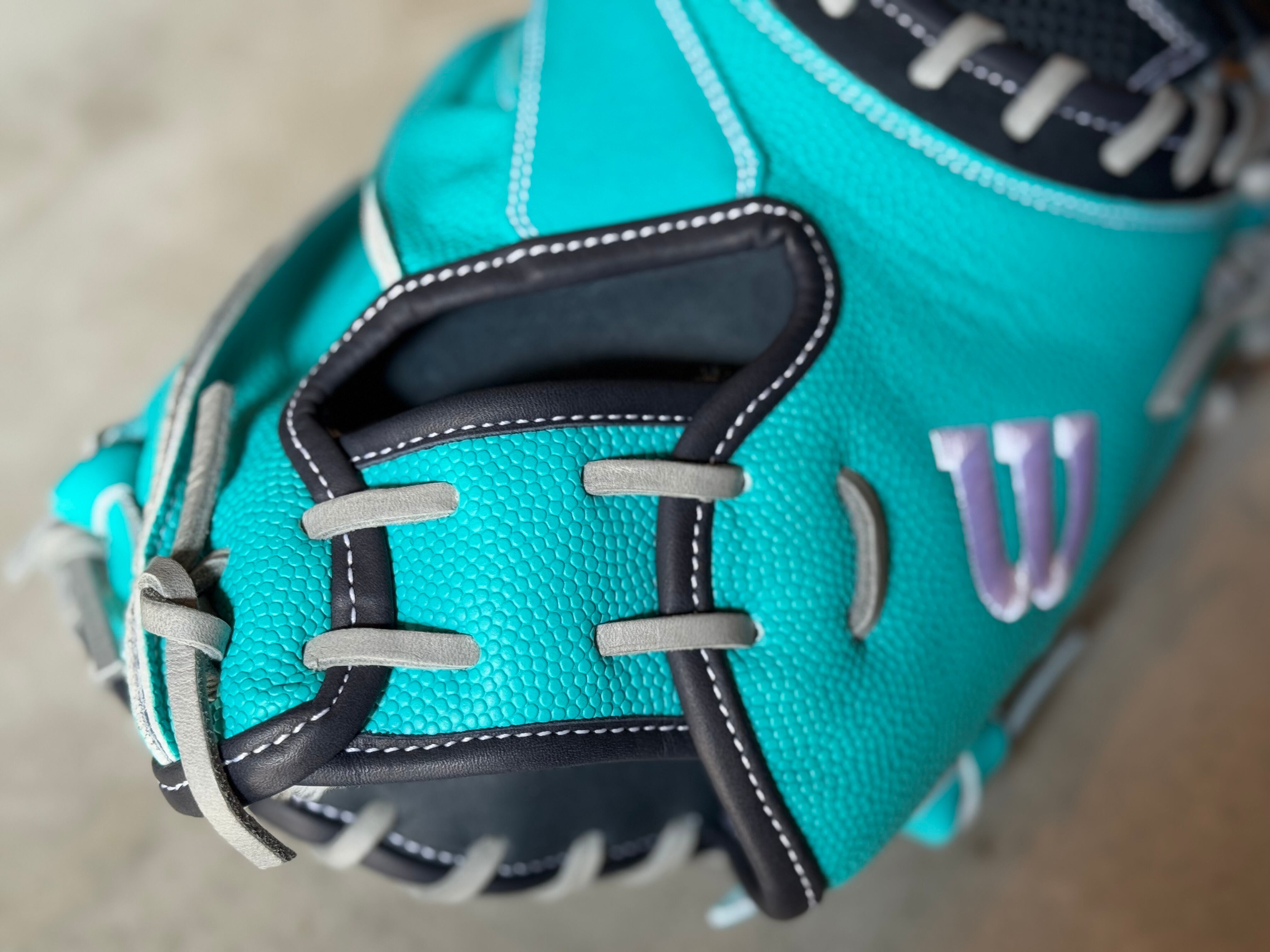 2025年モデル Wannabe Hero DUAL CM33型 【Wilson】軟式用キャッチャー