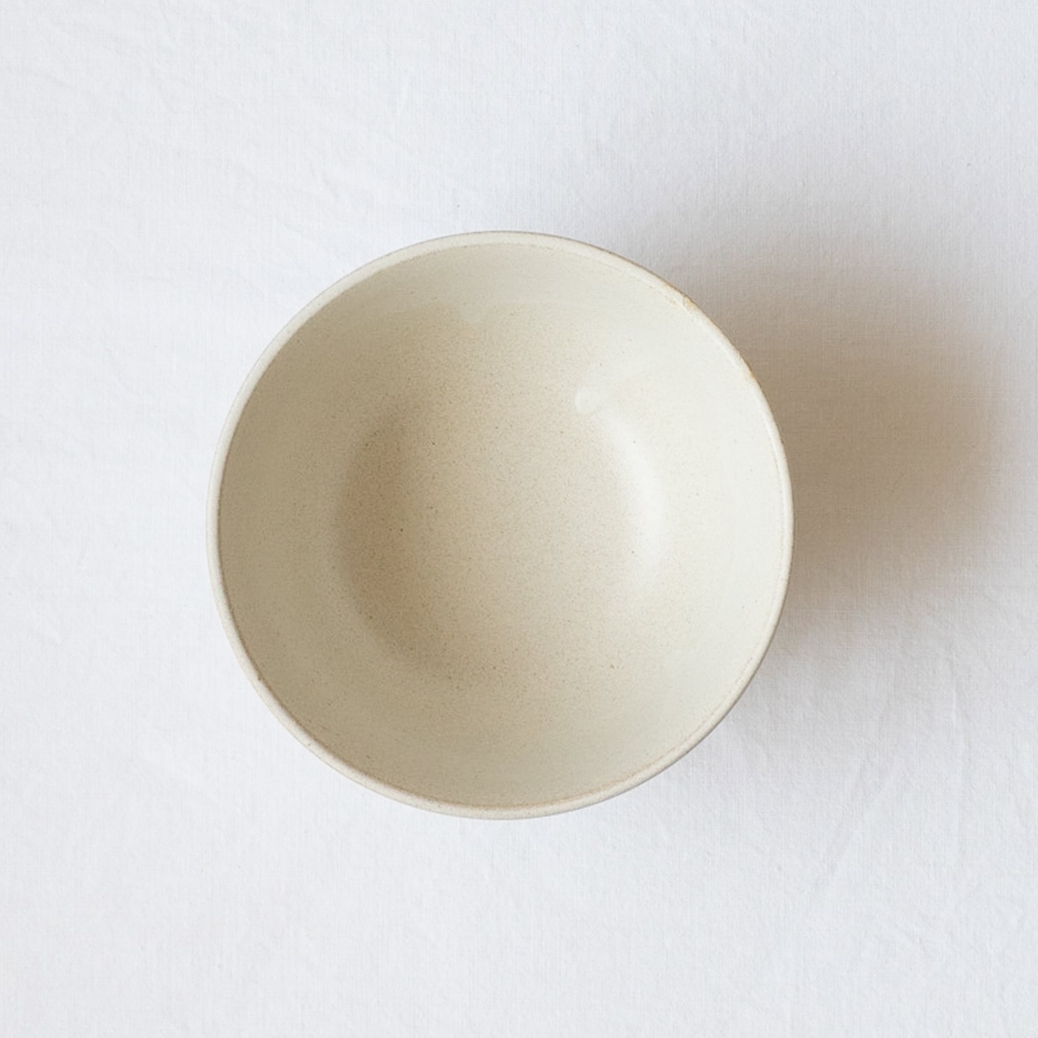 カフェ風のご飯茶碗【白】 | Kamani | 多治見で営む 美濃焼器のWebショップ