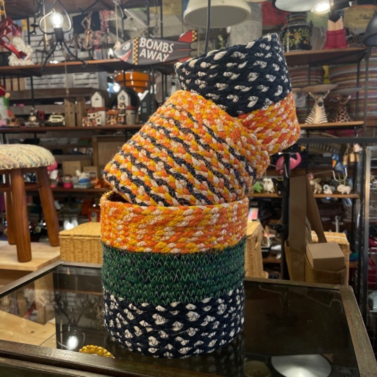 Bangladesh basket cylinder colorful M / バングラデシュ バスケットシリンダー カラフル M ジュート ハンドメイド 収納カゴ 小物入れ リビング インテリア雑貨 編みかご 手編み ギフト プレゼント かわいい