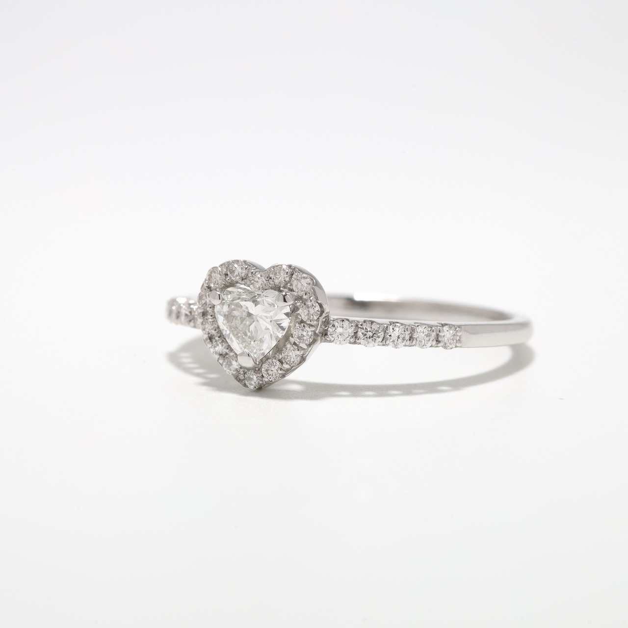 ハートシェイプ ダイヤモンドリング J / VS1 / pt900 / 0.308ct / DA 0.200ct