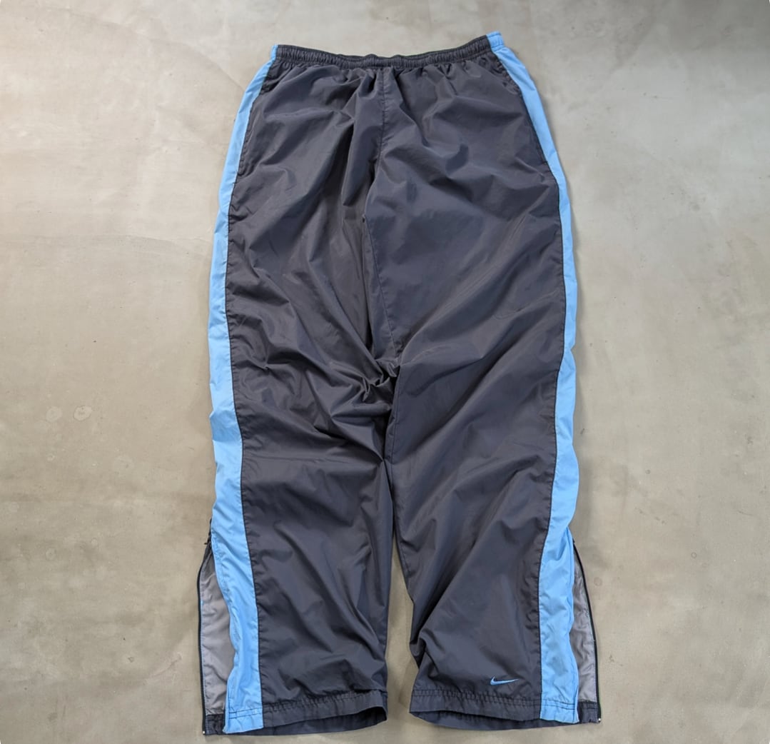 nike nylon track pants 小岩店