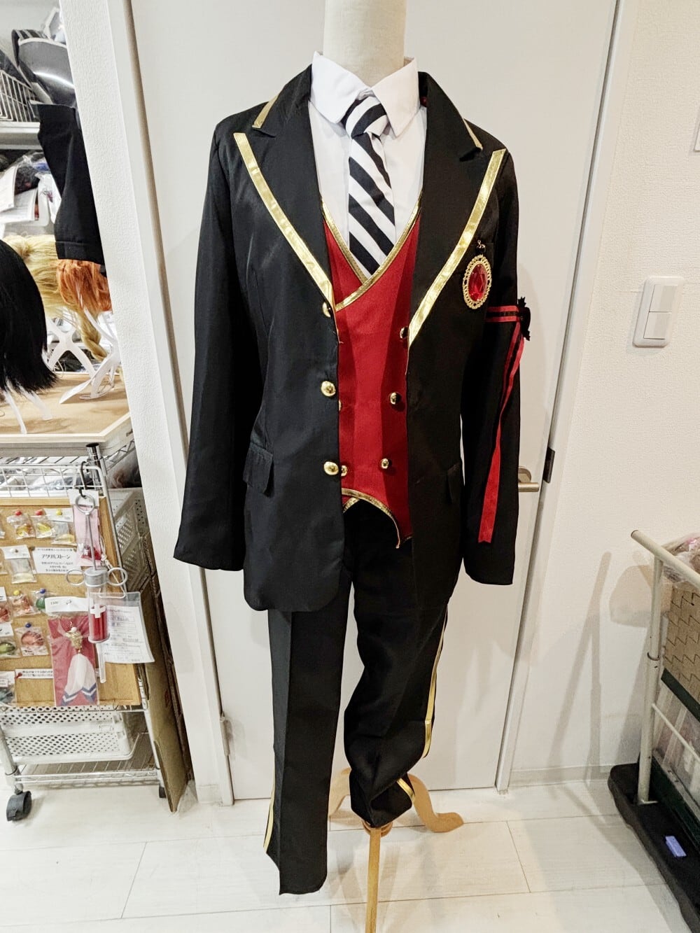 ツイステッドワンダーランド NRC ハーツラビュル寮 制服 風衣装