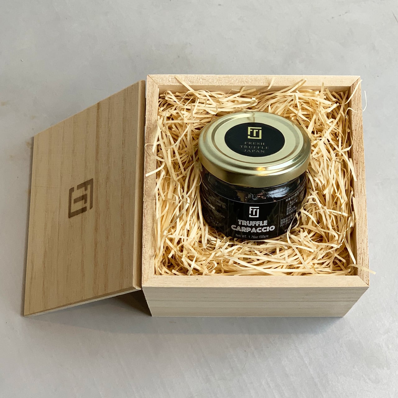 黒トリュフスライスのオイル漬け【桐箱入り】 | FRESH TRUFFLE JAPAN