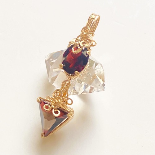 Garnet＆ Smoky quartz  Wire jewelry（チェーン付き）