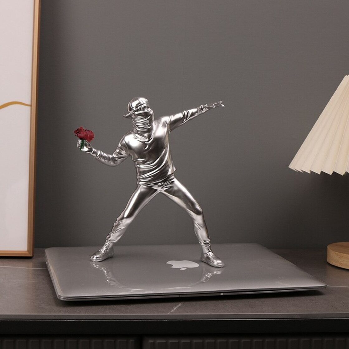 おしゃれ バンクシー 作品 バンクシー Banksy 銀 シルバー 