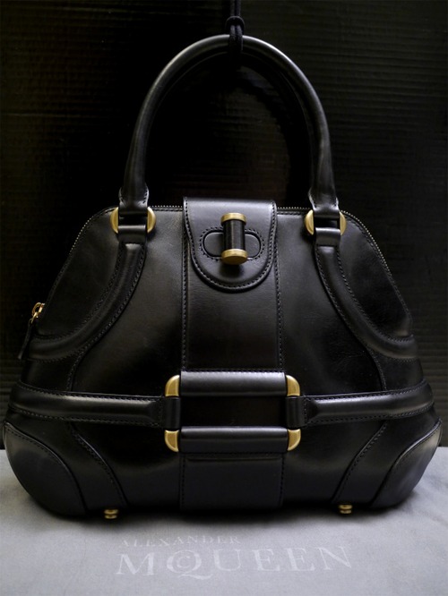 美品20万★Alexander McQUEEN アレキサンダーマックイーン レザー トート バッグ 黒★ 武骨な中に上品さも漂うマックイーンらしいモデル♪