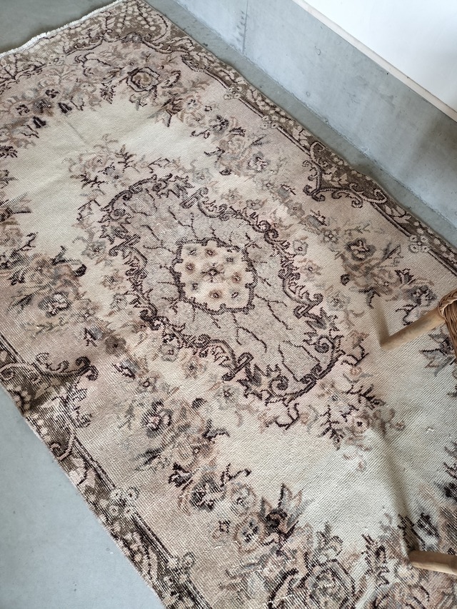 Turkish rug 215✕118cm No.523