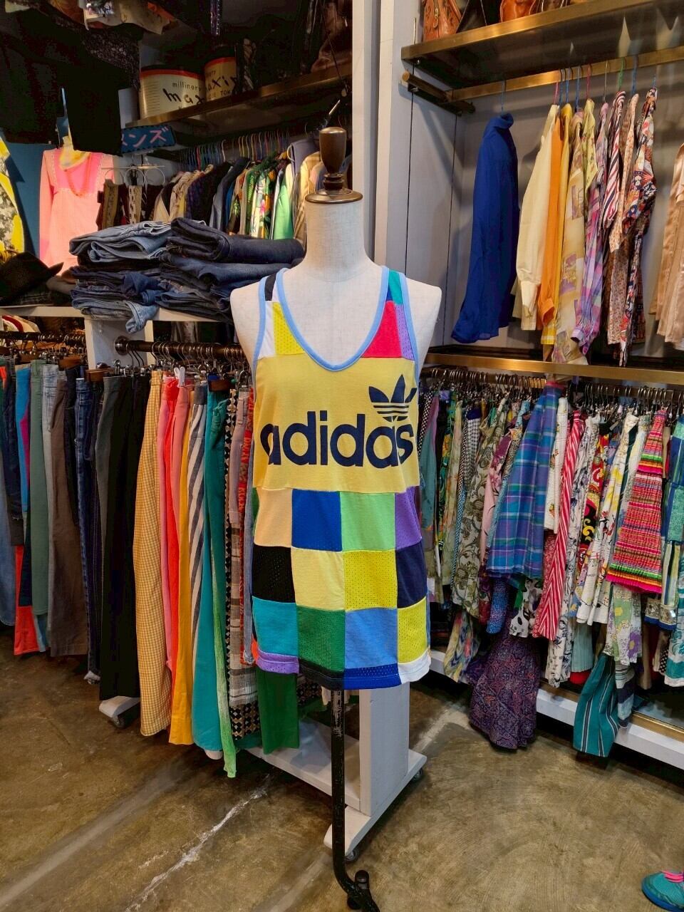 雀蜂 高円寺adidas タンクトップ リメイク ジッパー チャック 