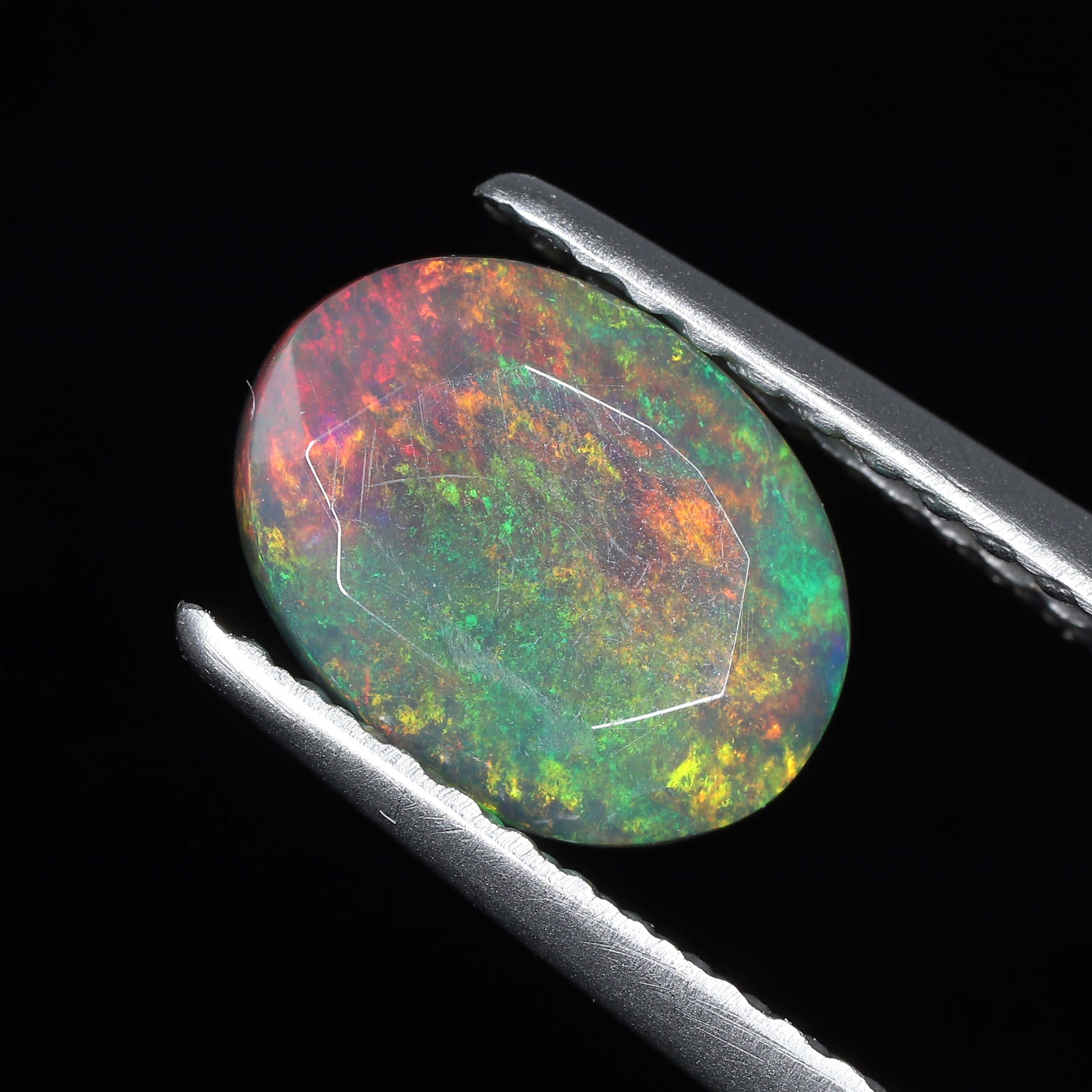 エチオピア産オパール　オーバルカット　1.95ct