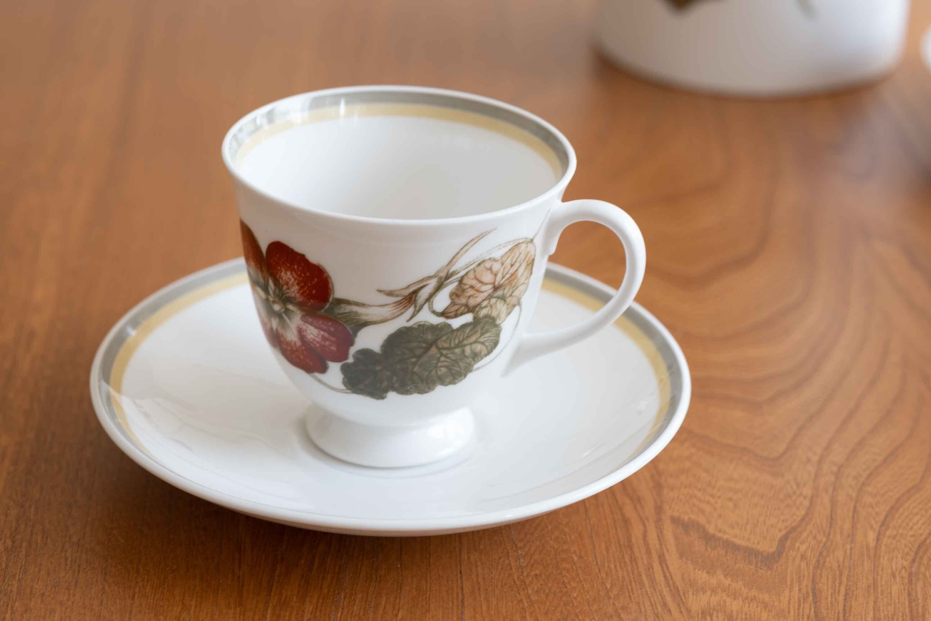 スージークーパー ナスタチューム パターン カップアンドソーサー ウェッジウッド製