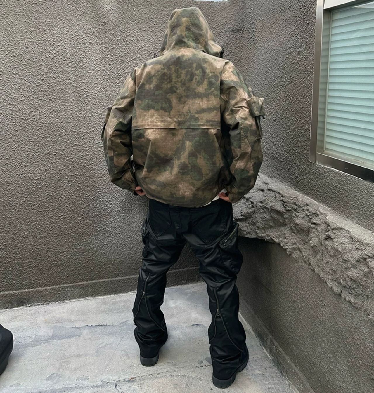 multi back zip transform cargo pants - 20