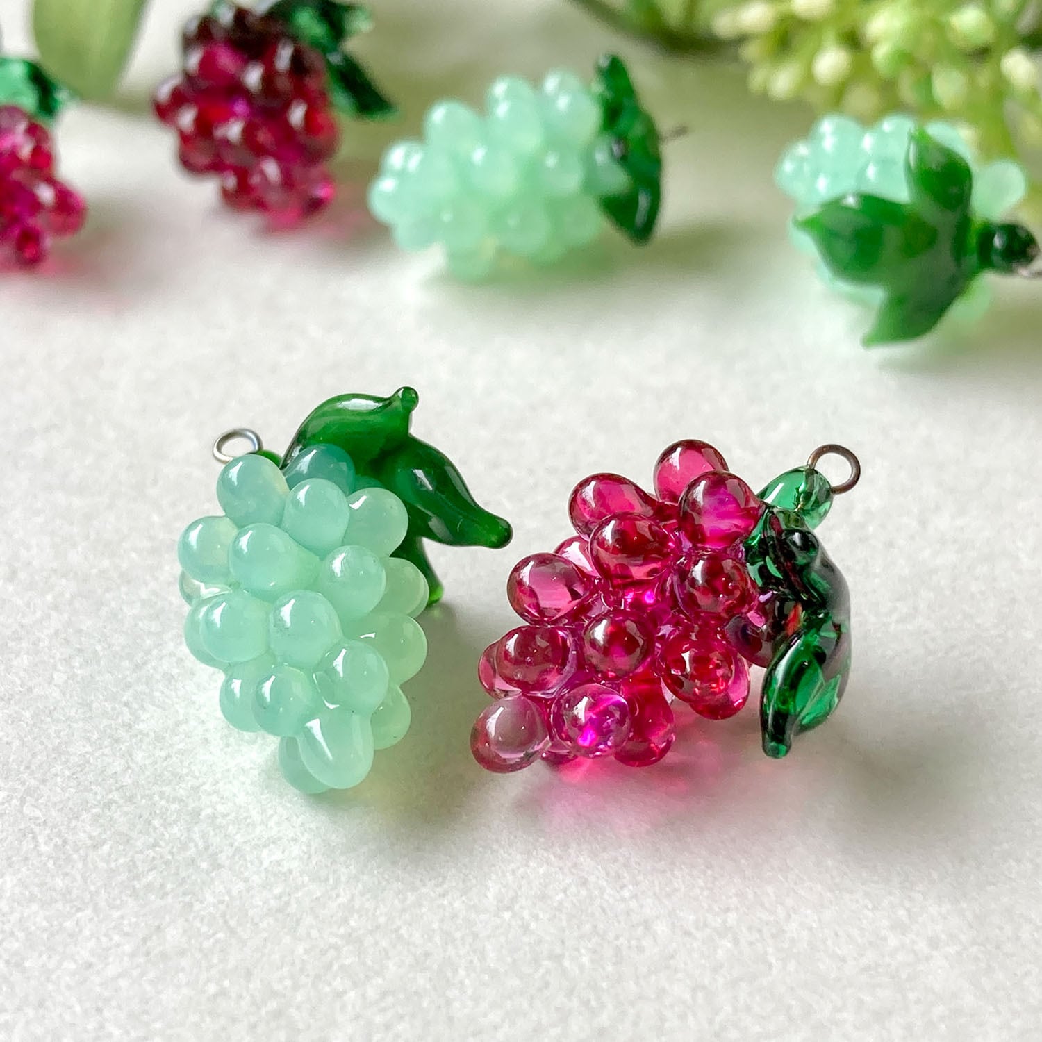 葡萄のチェコガラスチャーム | Dua-アクセサリーパーツショップ