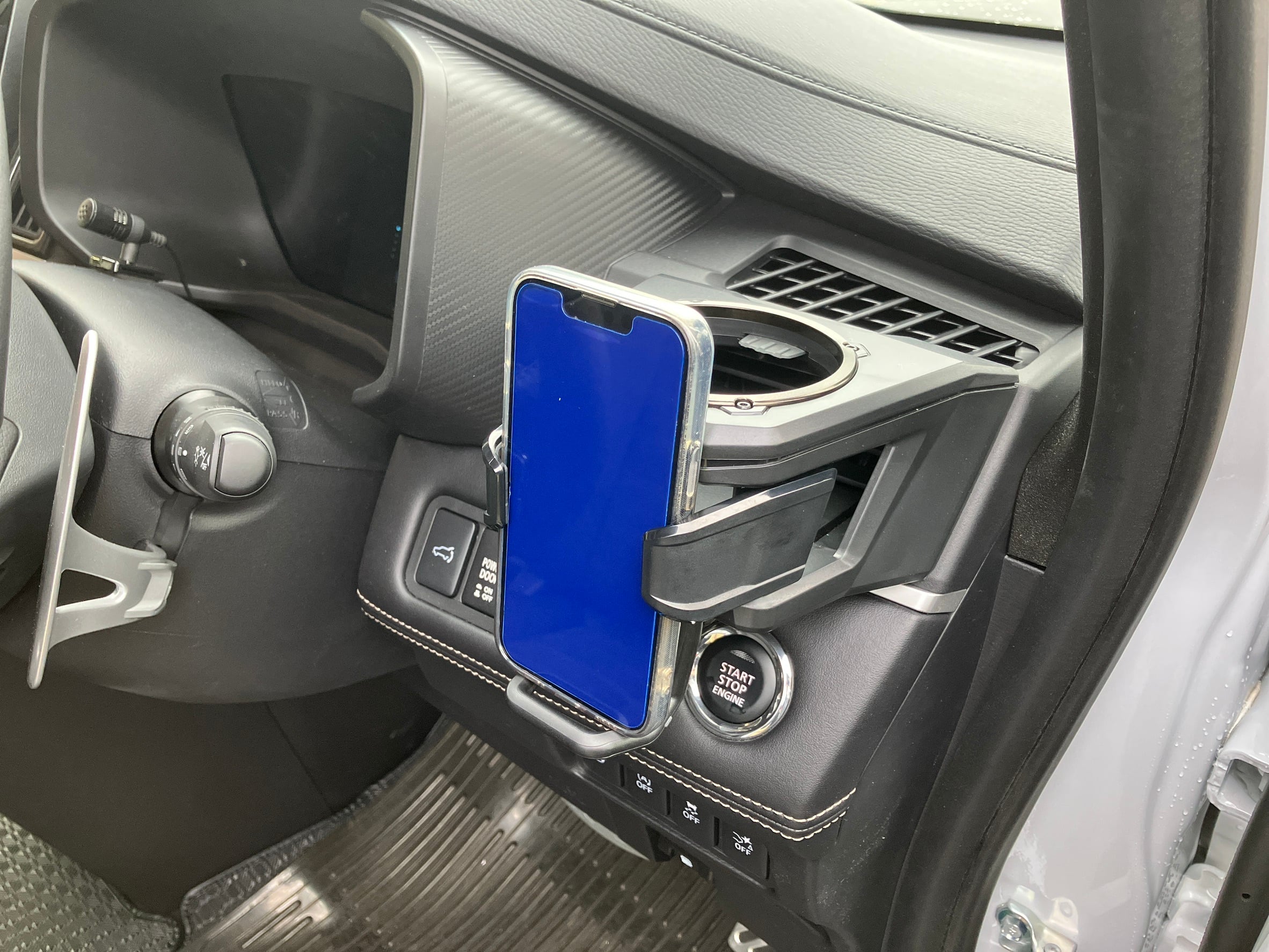運転席＞【佐原三菱オリジナル】デリカD:5後期型専用ドリンクホルダー