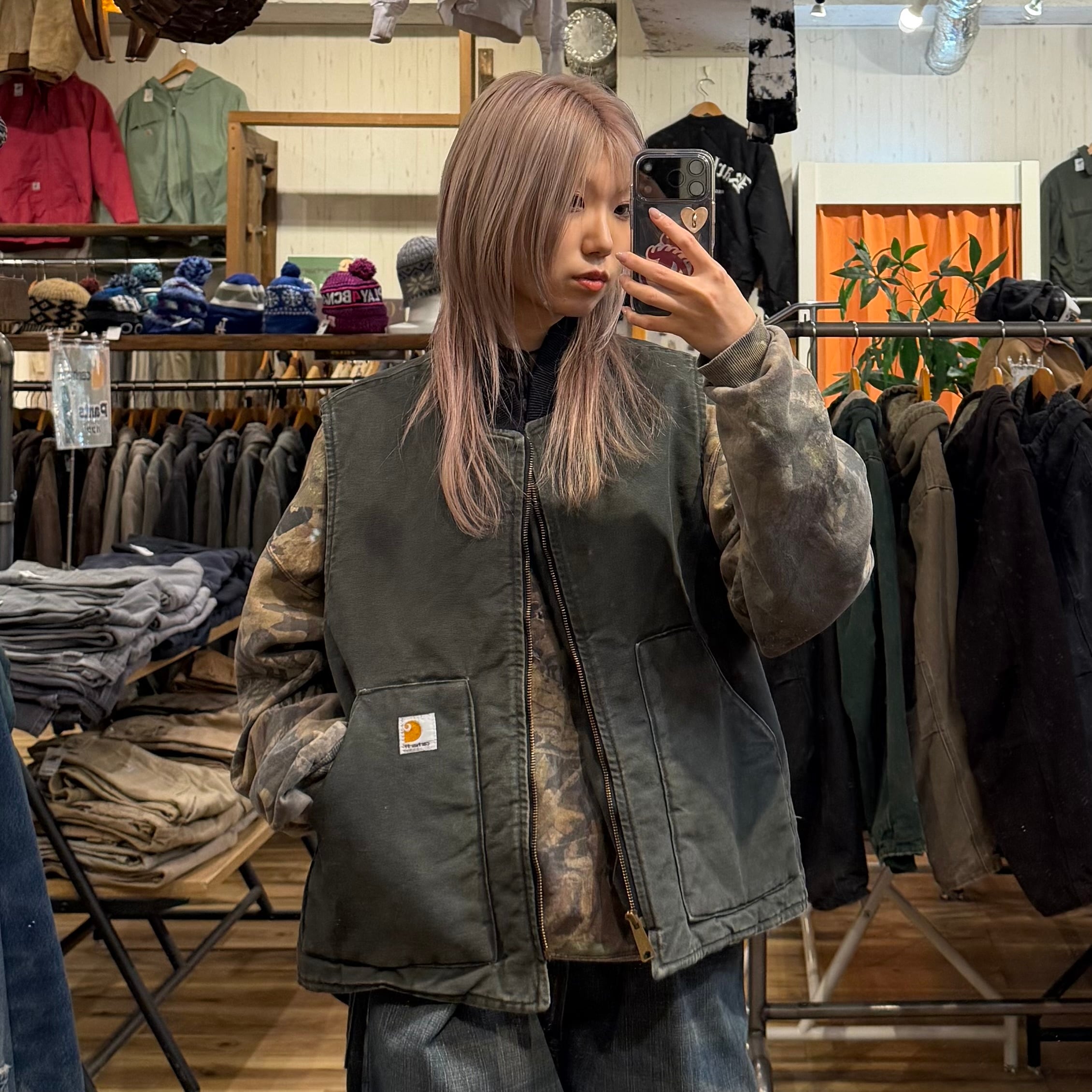 Carhartt/カーハート】ダックベスト | 古着屋KAKAVAKA