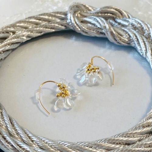 SWAY  scale daisy earrings (ピアス)  Ice