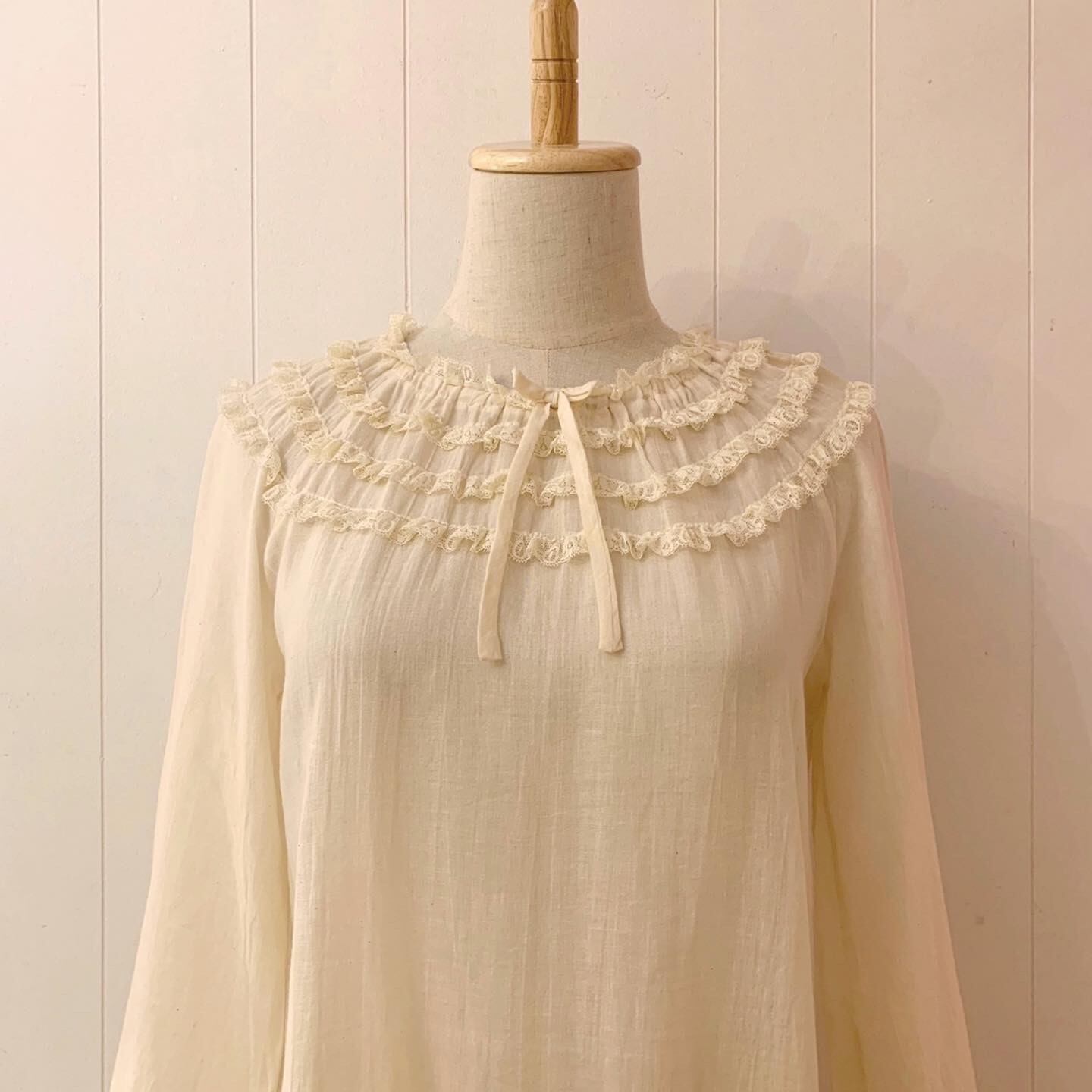 round lace cream neglige one-piece