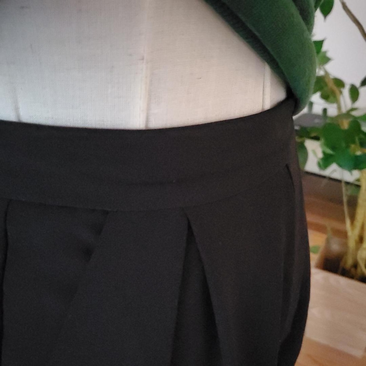 【USED】オフィスコーデ　春グリーンニット＆パンツ　美品