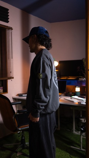 SMOKE ISLAND Pigment dye Sweat Shirt [Shadow]