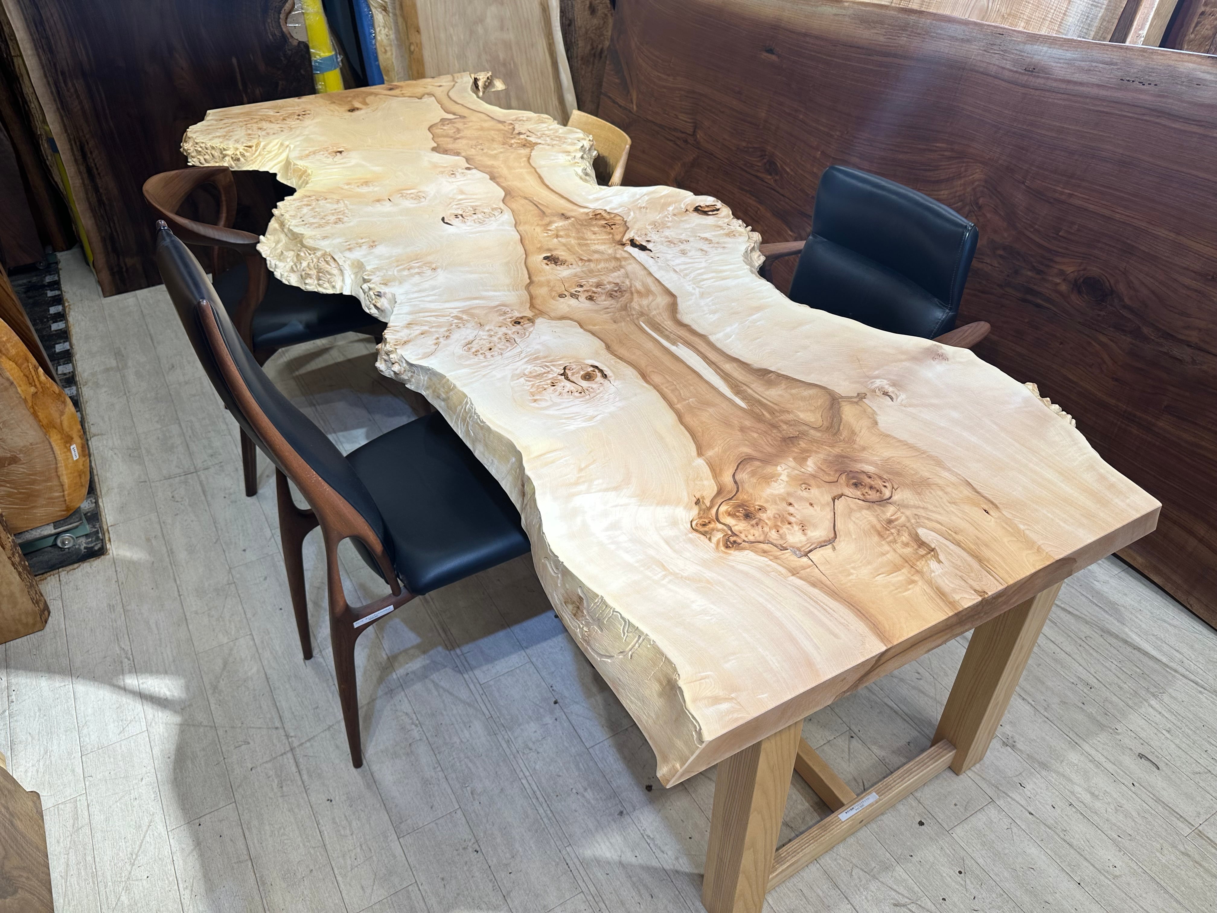 栃瘤（トチコブ）_2400×700-900×50_浅草本店_テーブル天板/一枚板