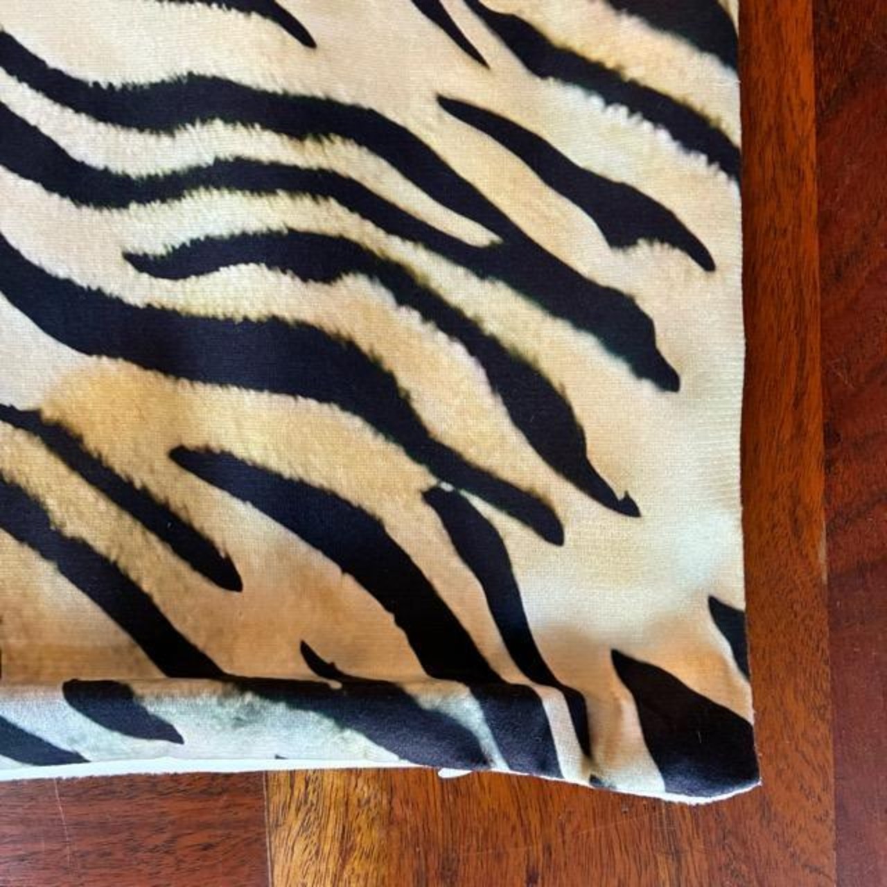 TOPANGA Homefurnishing Smooth touch animal cushion cover Tiger　45×45cm　スムースタッチアニマルクッションカバー　タイガー　トラ柄　モダン　リゾート