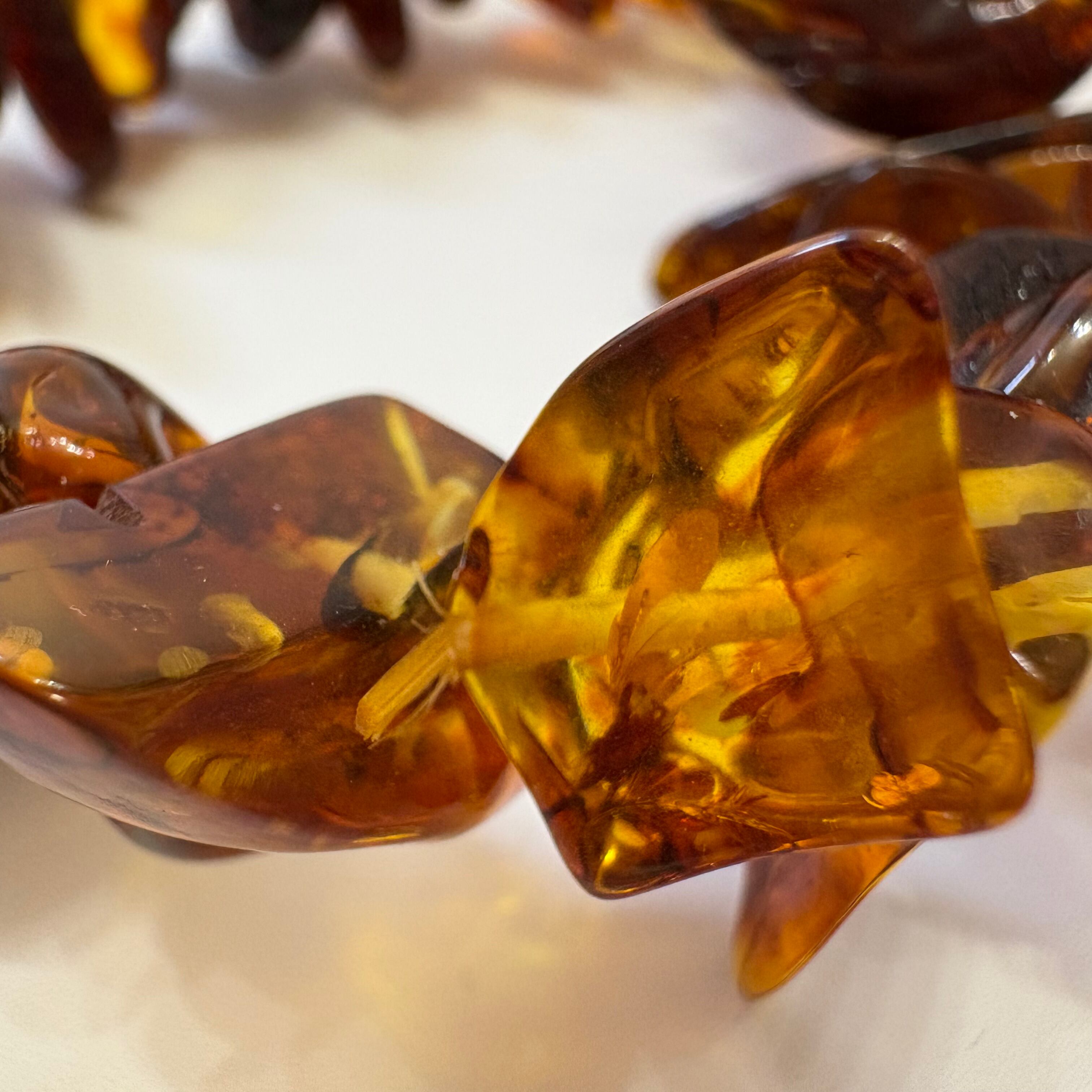 琥珀amber バルト海沿岸産 さざれブレス不定形、内周15㎝ | ヒロ
