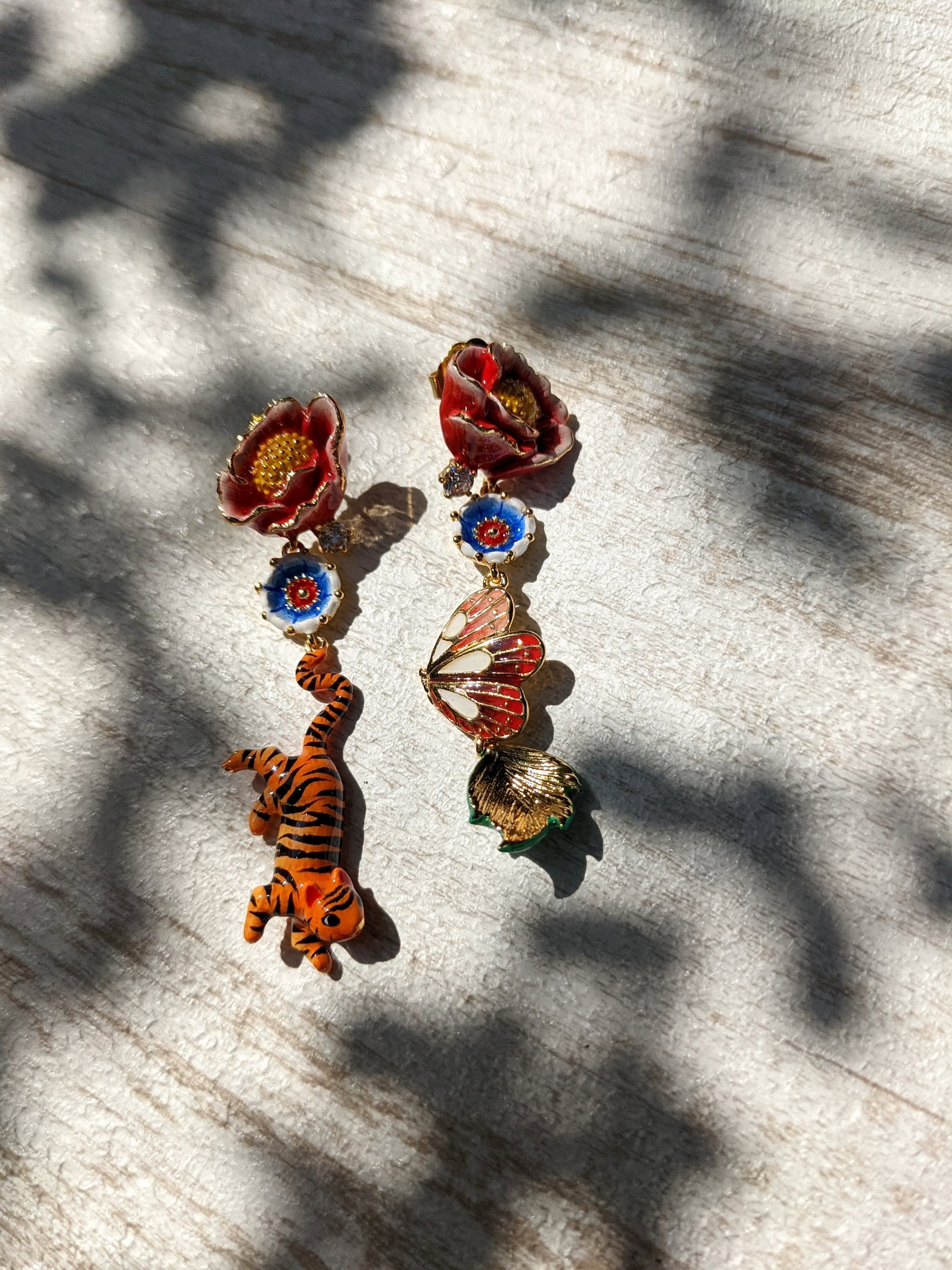 【goodafternine】　Oriental romans tiger earrings