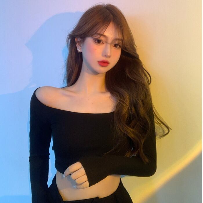 スリムシャツ スプリングスタイルショートレッドTシャツ ロング 春物 ドラファッションホール74714026061